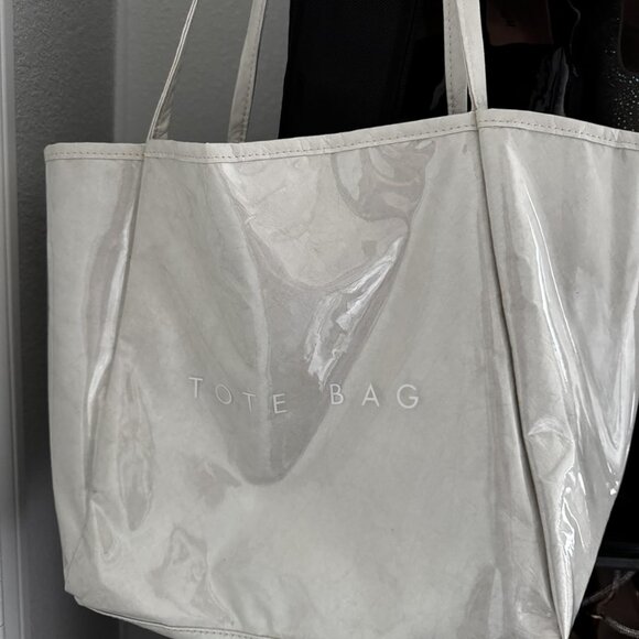 Women’s Large PVC Silver Tote Bag Oversized Shopper Handbag with Shoulder Straps - Picture 6 of 8